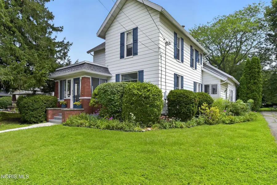 203 Buttonwood Avenue, Bowling Green, OH 43402 - #3