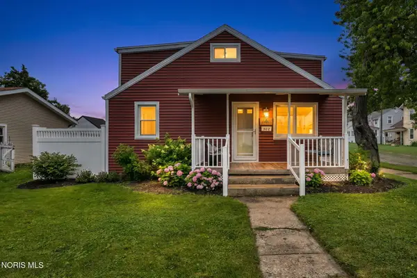 902 E 2nd Street, Port Clinton, OH 43452