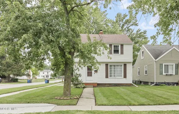 3040 Strathmoor Avenue, Toledo, OH 43614