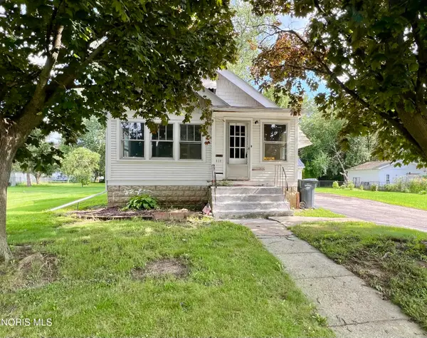 111 S Masters Court, Maumee, OH 43537
