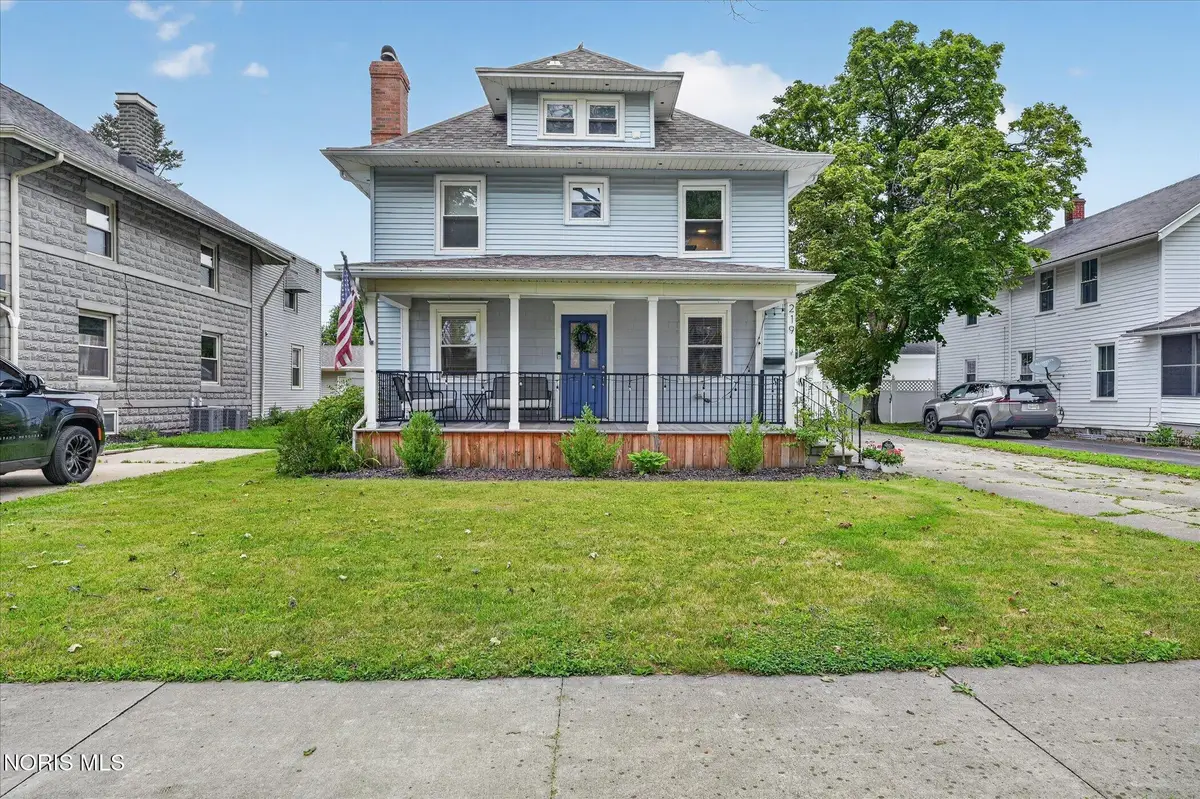 219 E Dudley Street, Maumee, OH 43537 - #1