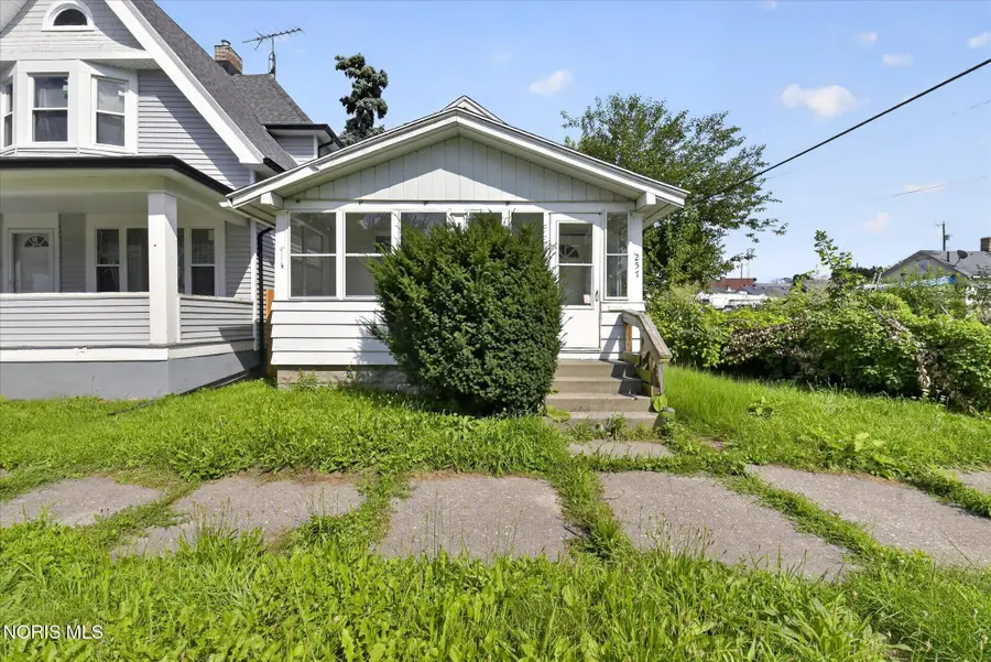 257 Wasaon Street, Toledo, OH 43609 - #2