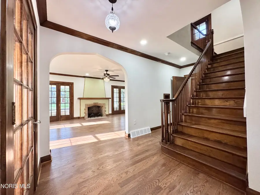 2509 Meadowwood Drive, Toledo, OH 43606 - #3