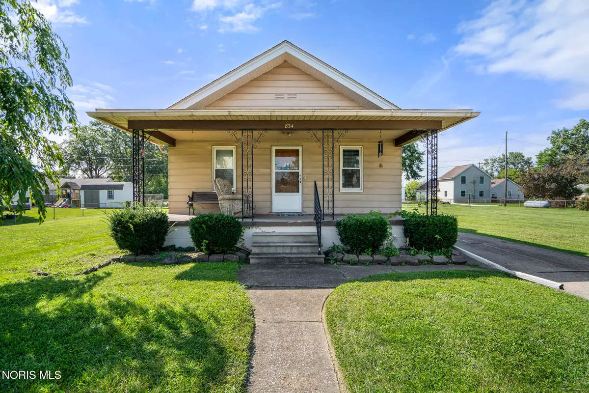 834 Gibson Drive, Toledo, OH 43612 - #1