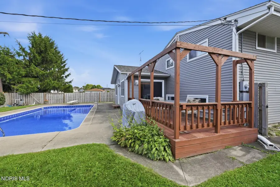 5326 Grosse Point Parkway, Toledo, OH 43611 - #2
