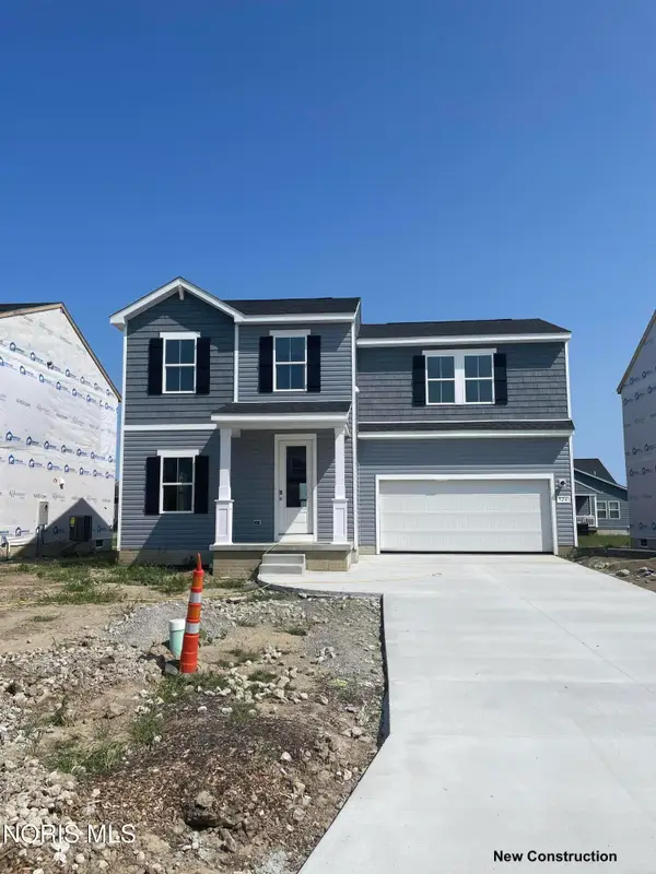 924 Creekside Lane, Bowling Green, OH 43402