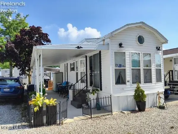 8010 E Bayshore Road # 64, Marblehead, OH 43440