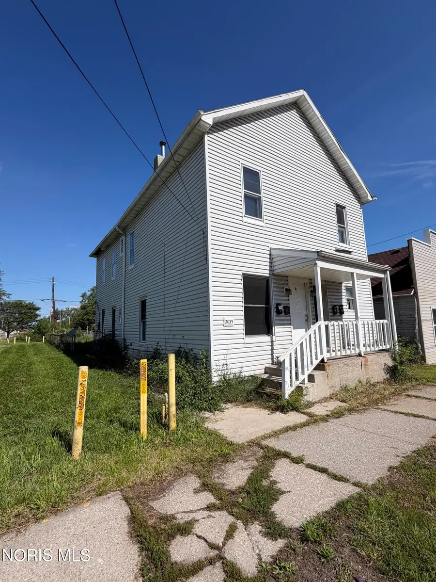 2039 Genesee Street, Toledo, OH 43605 - #2