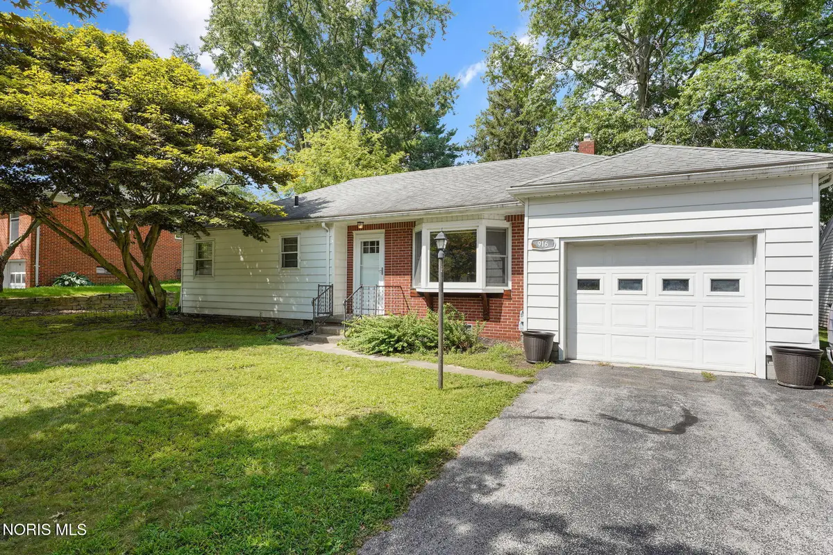 916 Gustin Avenue, Bowling Green, OH 43402 - #1