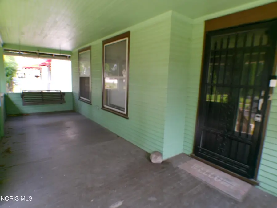 2410 Lawrence Avenue, Toledo, OH 43620 - #3