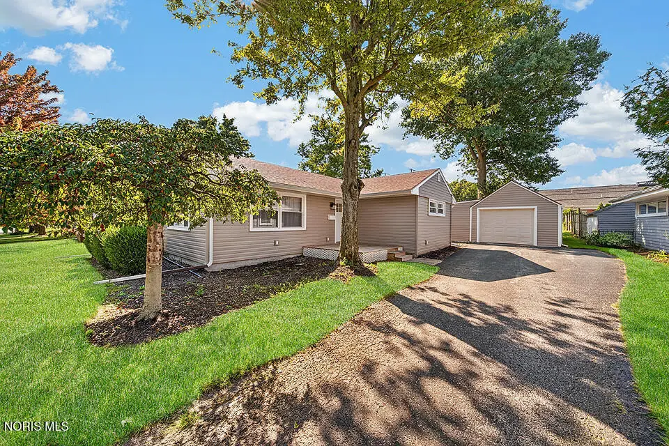 121 Springbrook Drive, Findlay, OH 45840 - #1