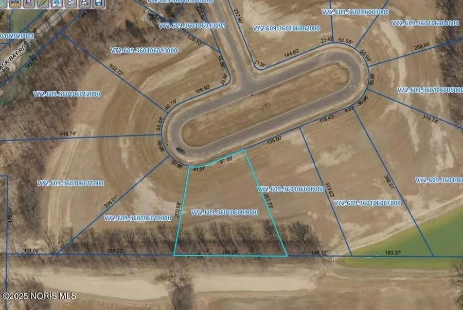 139 Coach House Loop, Bowling Green, OH 43402 - #2
