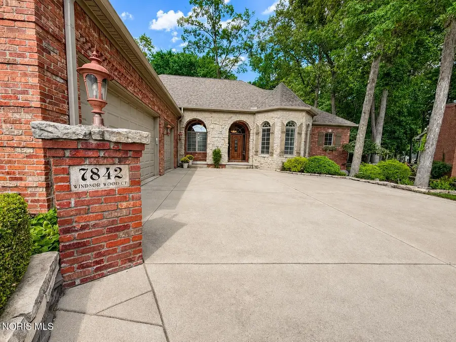 7842 Windsor Wood Court, Maumee, OH 43537 - #3