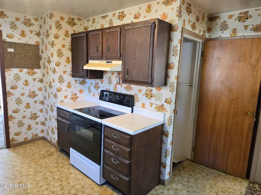 6029 322nd Street, Toledo, OH 43611 - #2