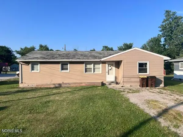 1129 Ayersville Avenue, Defiance, OH 43512