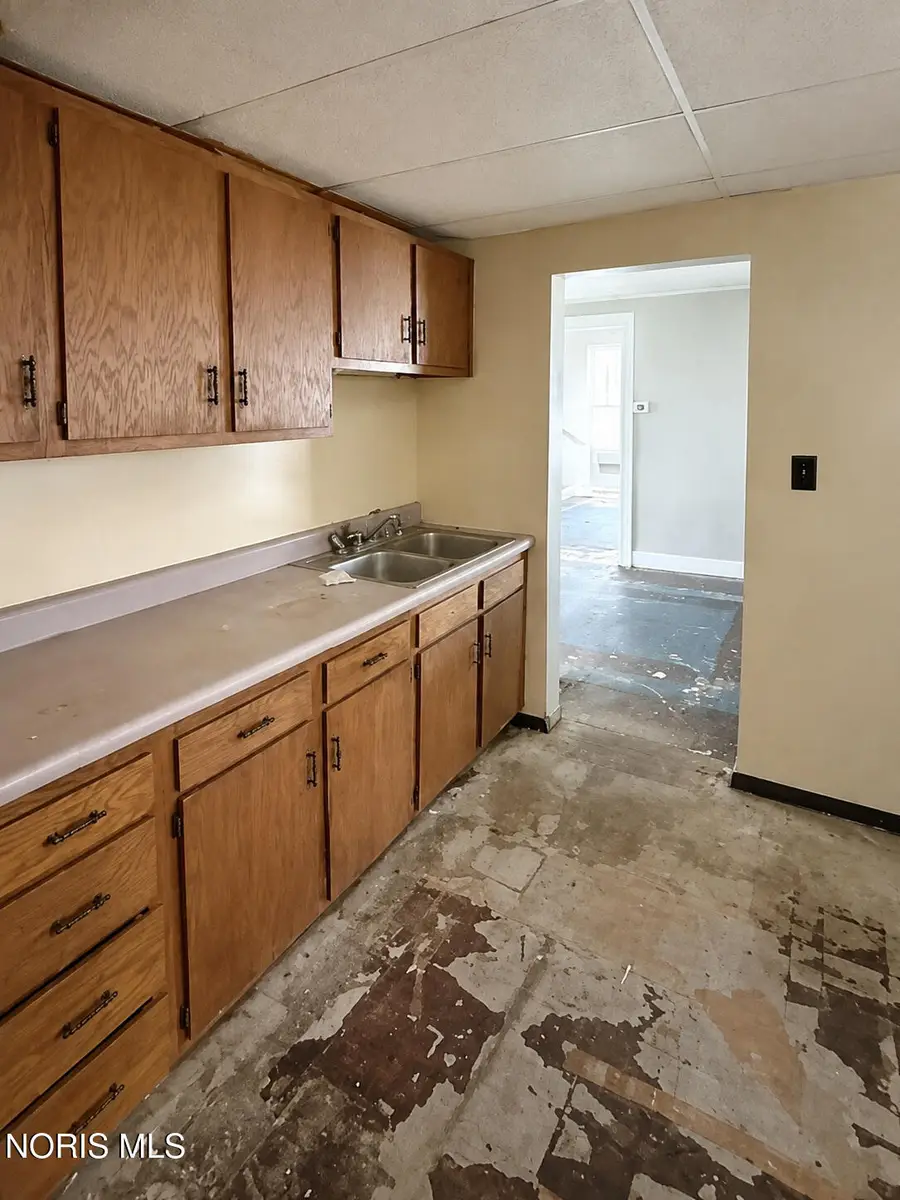 180 E Perry Street, Tiffin, OH 44883 - #3