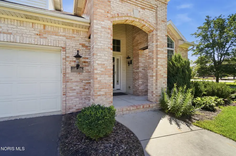 2214 Woods Edge Court, Toledo, OH 43615 - #2