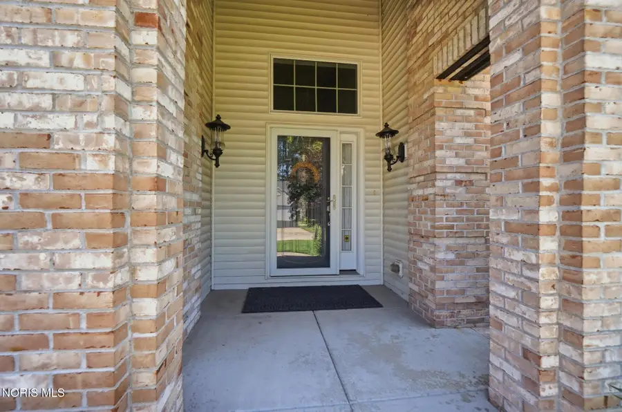 2214 Woods Edge Court, Toledo, OH 43615 - #3