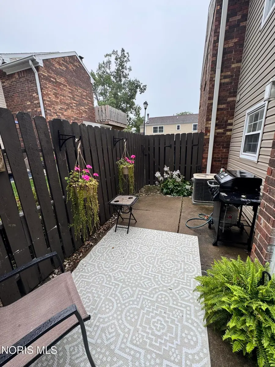 5734 Aspen Drive, Toledo, OH 43615 - #2