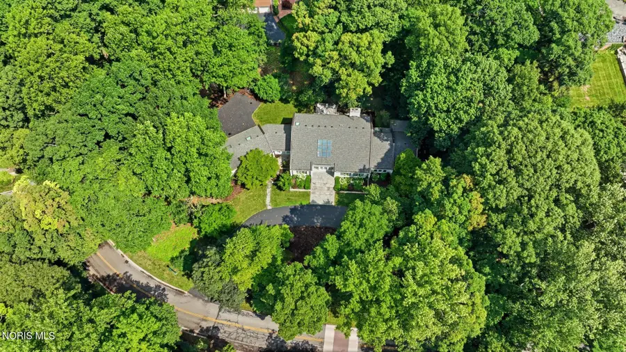 4560 Forestview Drive, Ottawa Hills, OH 43615 - #3
