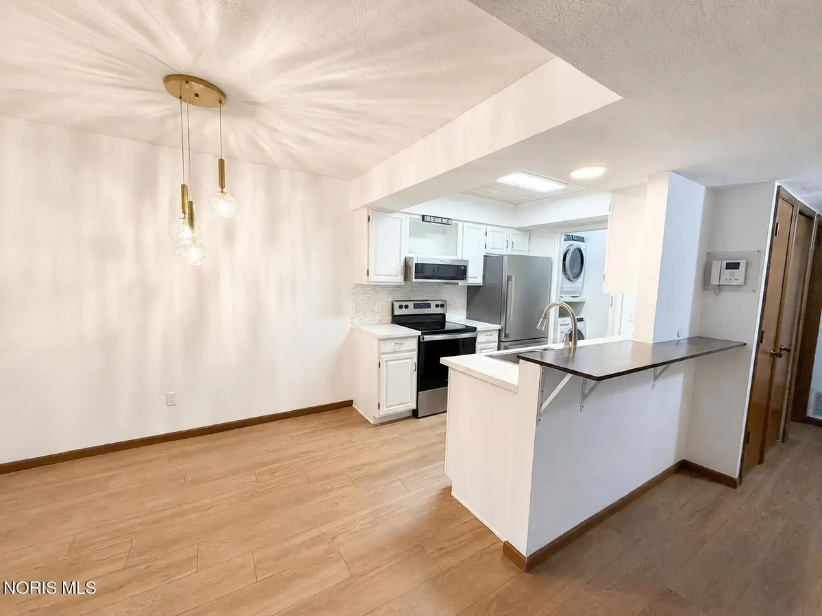5713 Tibaron Lane #Apt 104, Toledo, OH 43615 - #1