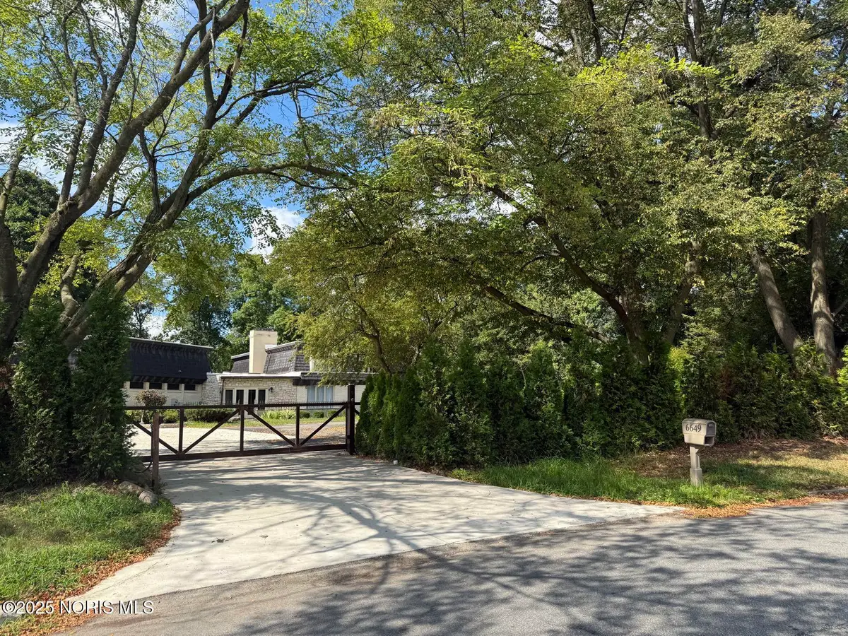 6649 Mill Ridge Road, Maumee, OH 43537 - #1