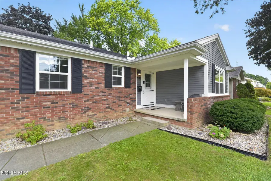 505 Meadow Springs Road, Maumee, OH 43537 - #3