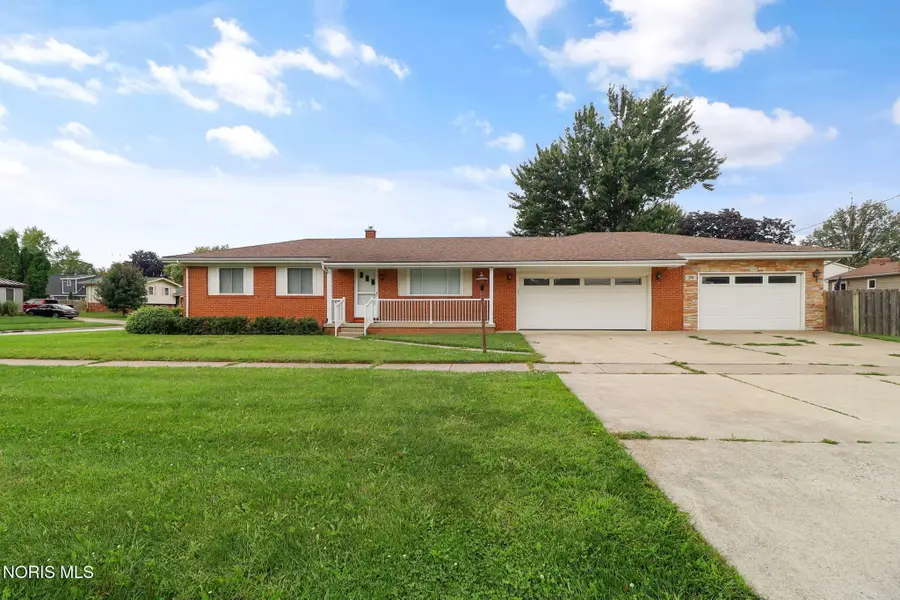 298 S Coy Road, Oregon, OH 43616 - #2