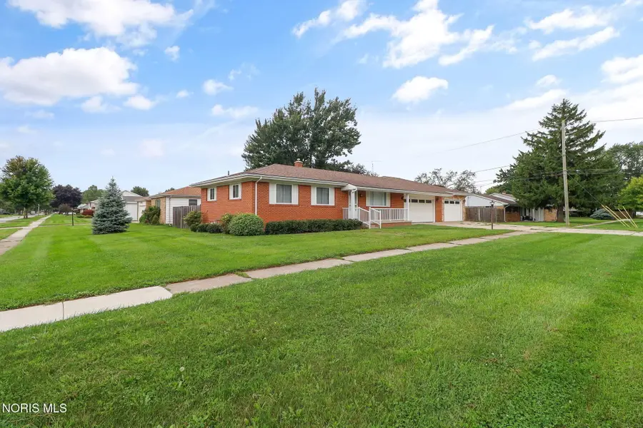298 S Coy Road, Oregon, OH 43616 - #3