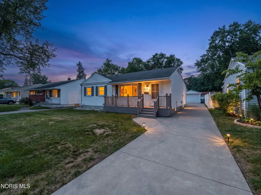 5127 Sheila Drive, Toledo, OH 43613 - #2