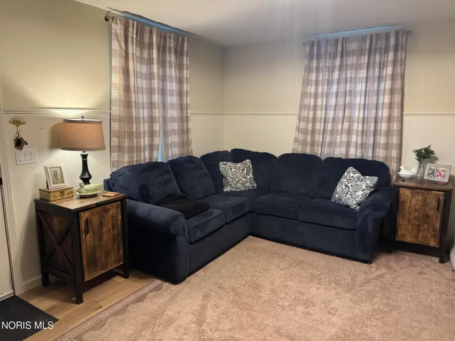 1118 Scott Street, Maumee, OH 43537 - #3