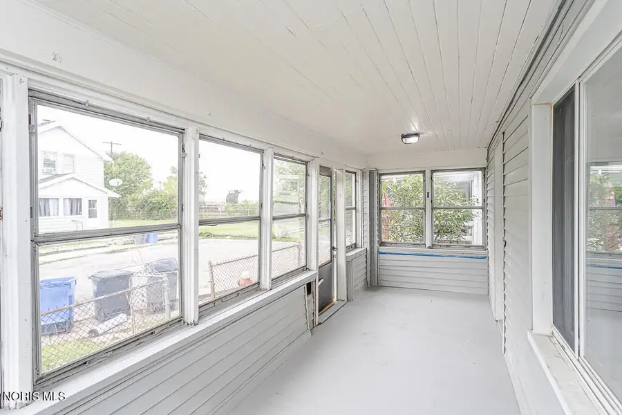 1722 Albert Street, Toledo, OH 43605 - #3