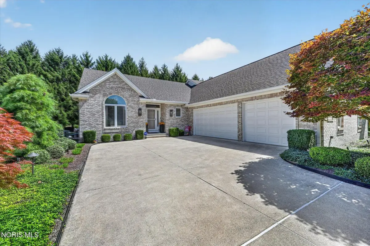 3915 Deer Valley Lane, Maumee, OH 43537 - #1