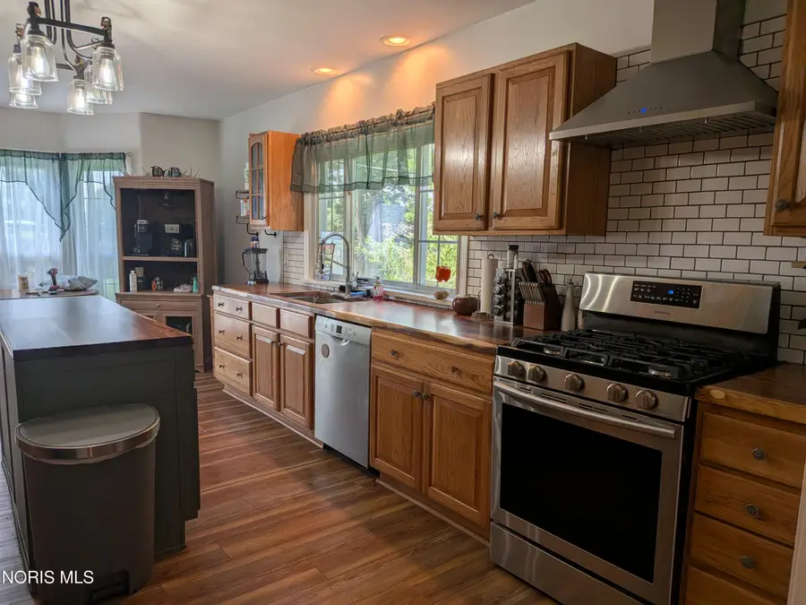 1741 Elmwood Drive, Defiance, OH 43512 - #2