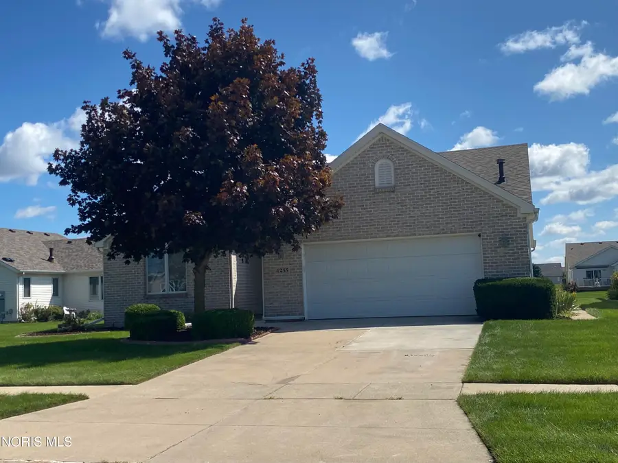 4255 W Waterbend Drive, Maumee, OH 43537 - #3