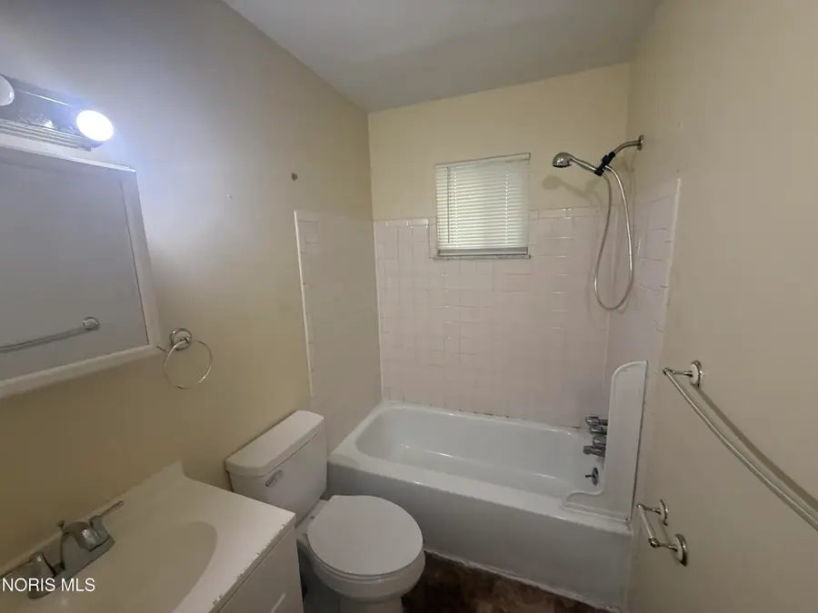 2441 Airport Highway, Toledo, OH 43609 - #2