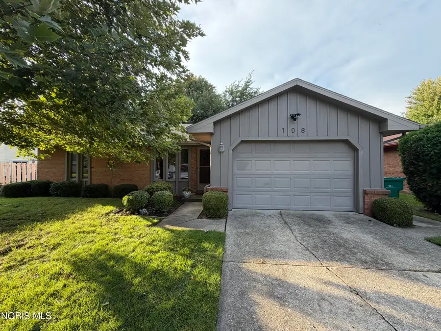 108 Homestead Drive, Rossford, OH 43460 - #2