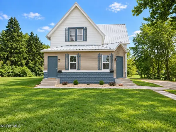712 - 712 1/2 Buckley Street, Fostoria, OH 44830