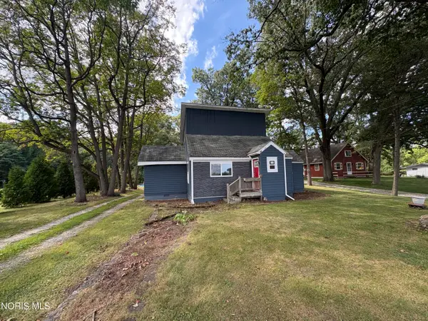 2414 S Berkey Southern Road, Swanton, OH 43558