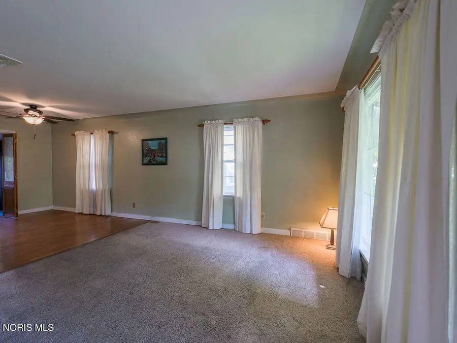 3915 Seckinger Drive, Toledo, OH 43613 - #3