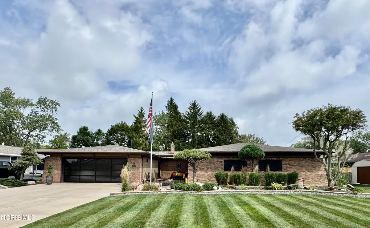 611 Oxford Drive, Bryan, OH 43506 - #1