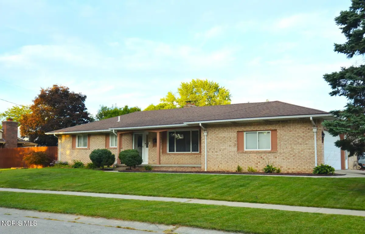 59 Applewood Drive, Oregon, OH 43616 - #1