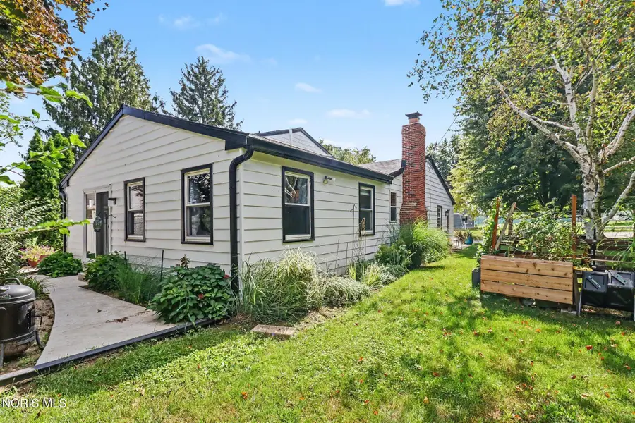 401 Orchard View Drive, Maumee, OH 43537 - #3