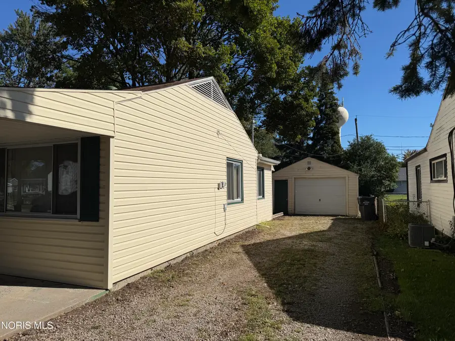 886 Lochhaven Boulevard, Maumee, OH 43537 - #3