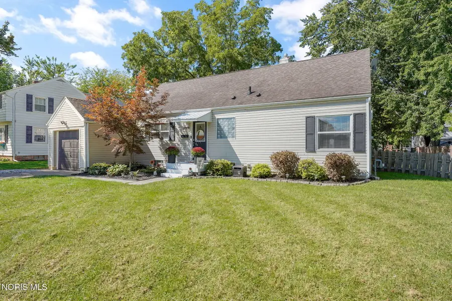 1099 Elco Avenue, Maumee, OH 43537 - #2