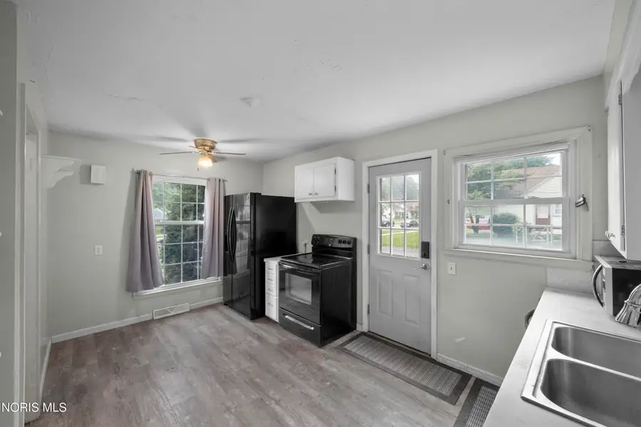 2560 Gracewood Road, Toledo, OH 43613 - #3