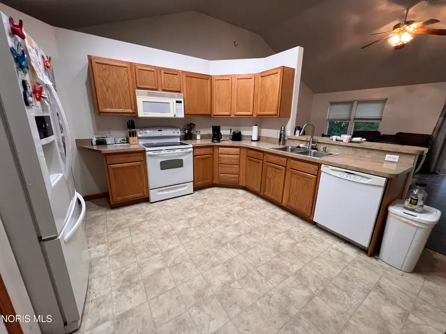 2223 Vaness Drive, Toledo, OH 43615 - #2