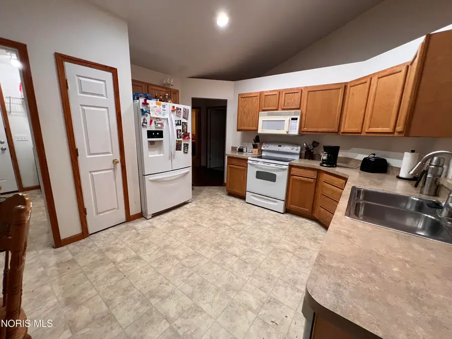 2223 Vaness Drive, Toledo, OH 43615 - #3