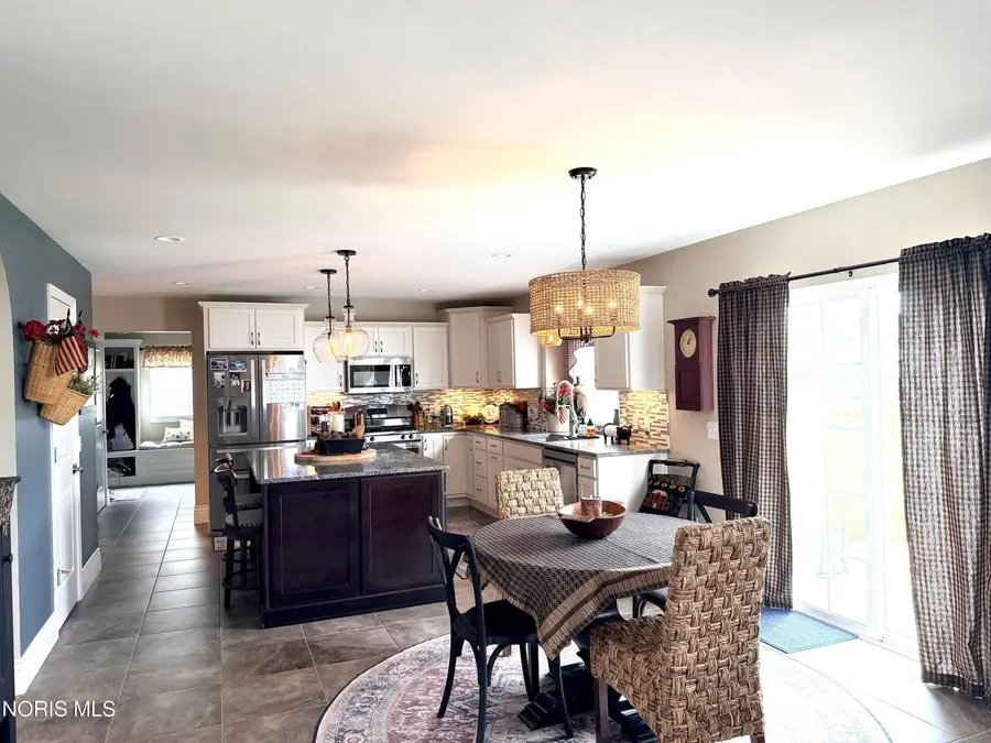 2861 Woods Edge Road, Perrysburg, OH 43551 - #3