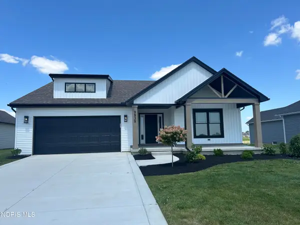9838 Featherwood Lane, Sylvania, OH 43560